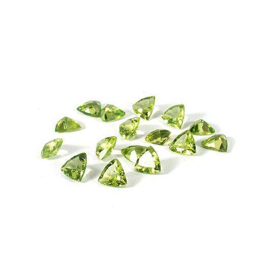 Natural Peridot Calibrated Trillions | 5mm & 6mm